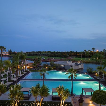 더 레이크 리조트 빌라모라 외부 사진 The resort's main pool