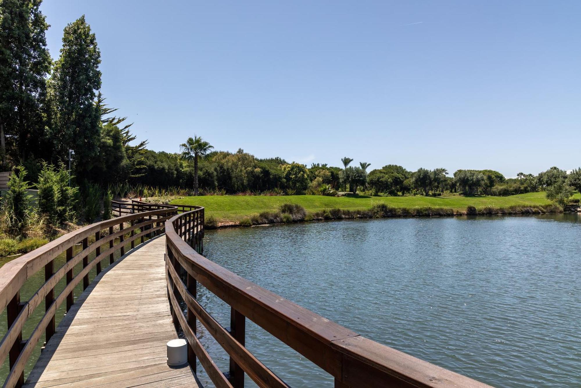 더 레이크 리조트 빌라모라 외부 사진 The 18th hole at the Ocean Club